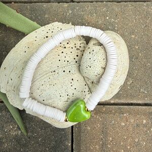 Heishi green heart stacking bracelet 6.5 inches